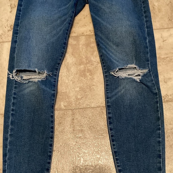 Aeropostale high rise skinny ripped short jeans. - Picture 2 of 8